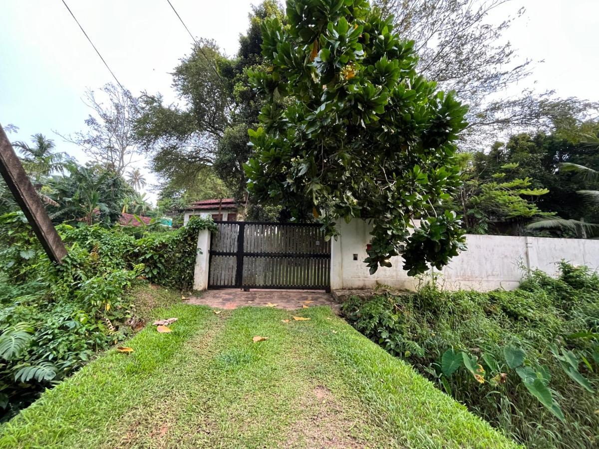 Villa Dinoos- Weligama Exterior foto