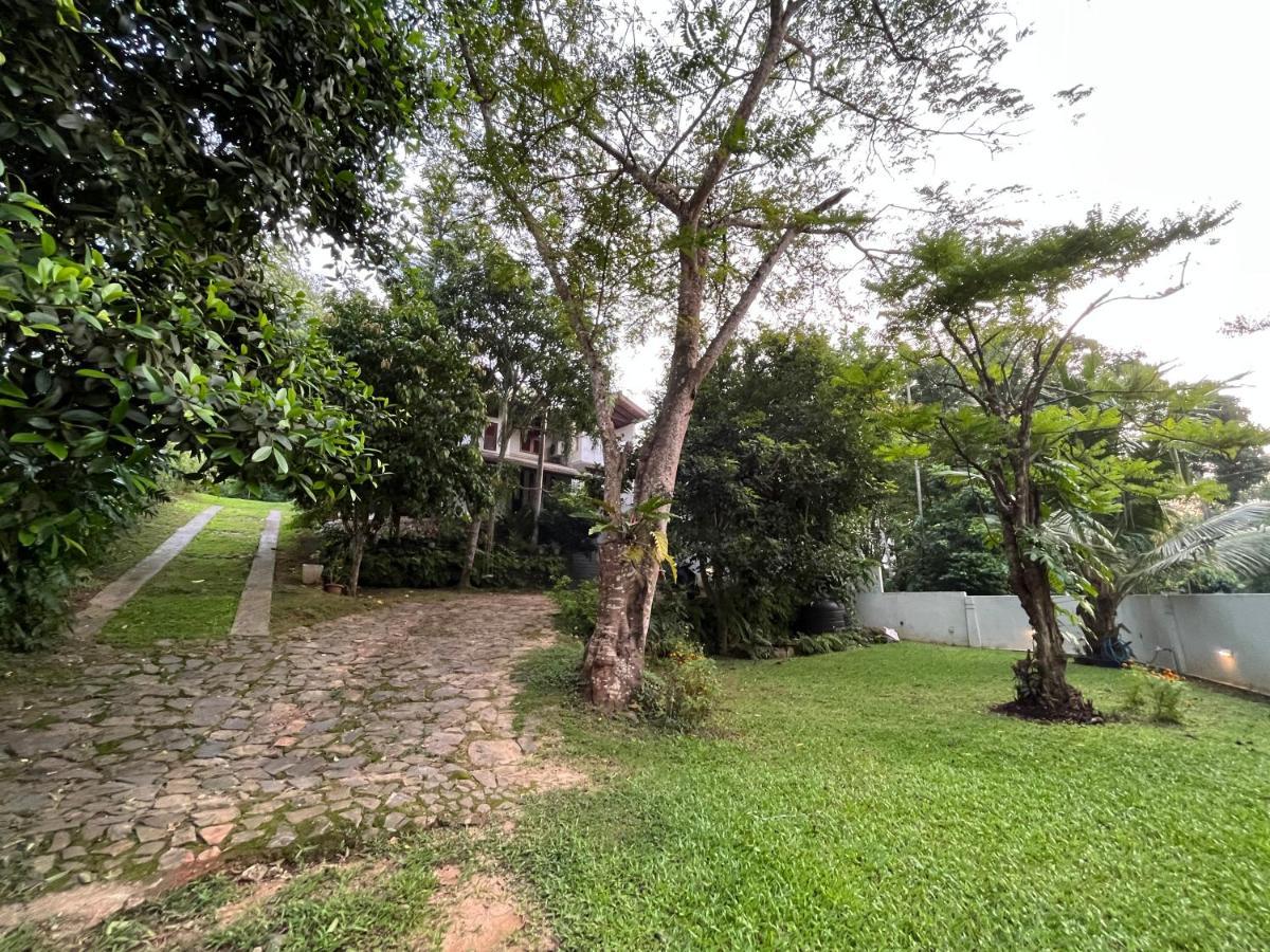 Villa Dinoos- Weligama Exterior foto